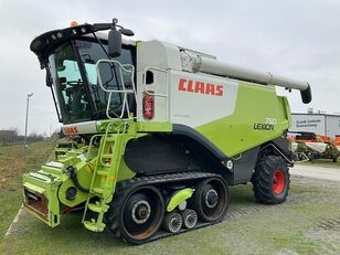CLAAS LEXION 750 TERRA TRAC grain harvester